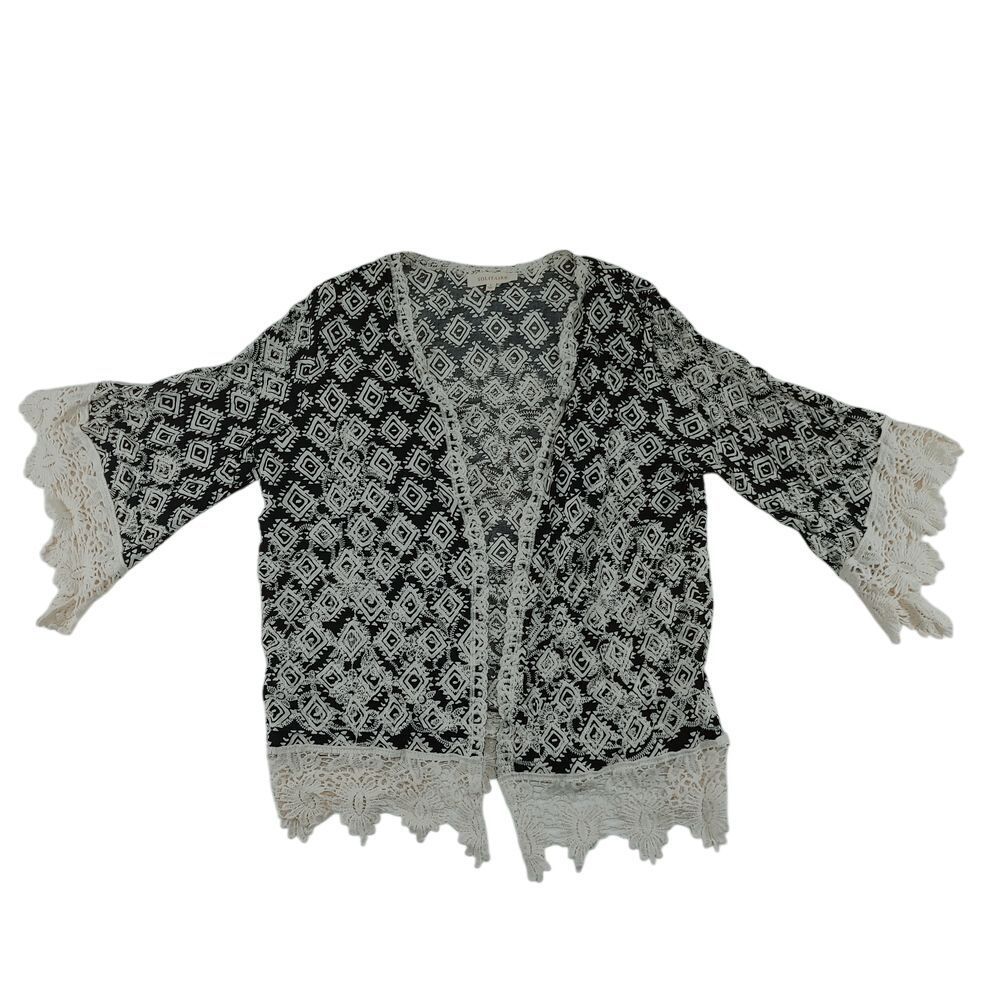 Solitaire Black White Geometric Lace Trim Kimono Style Top L w/ Stitched Pattern